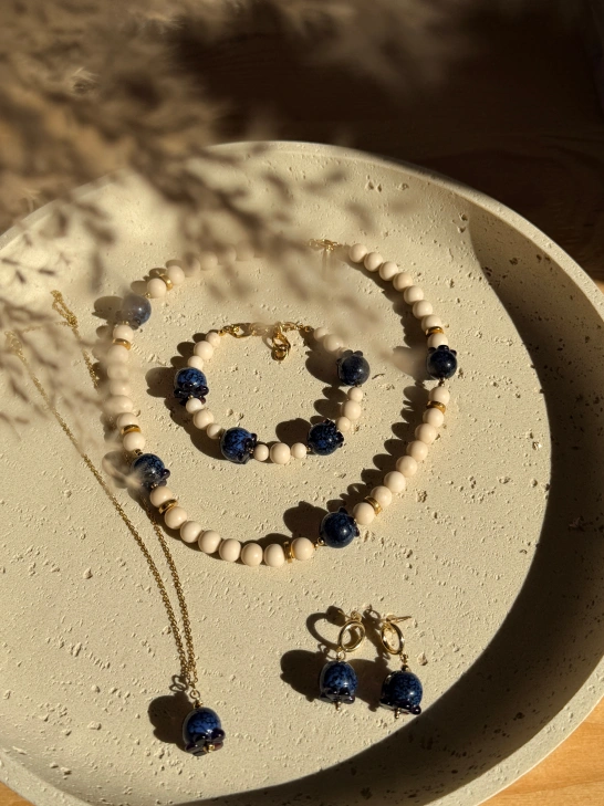 bransoletka z kamieni naturalnych, beżowa, borówki, blueberry